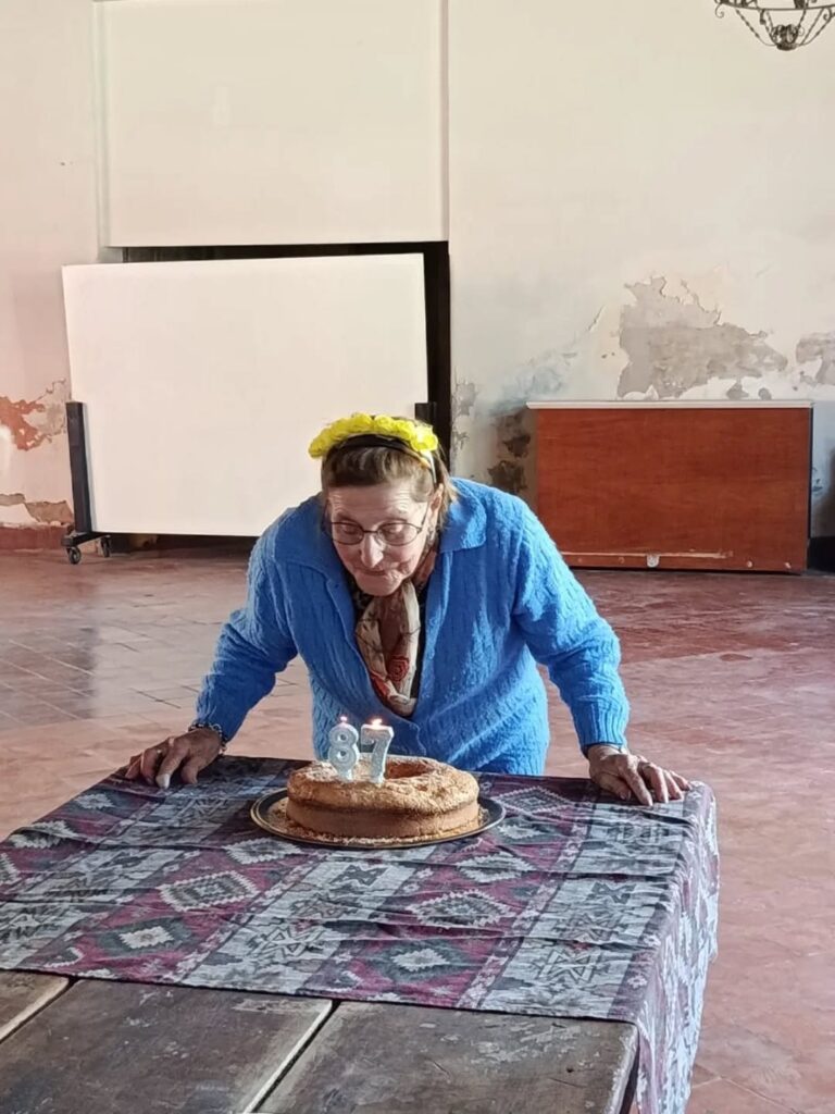 Puede ser una imagen de 1 persona