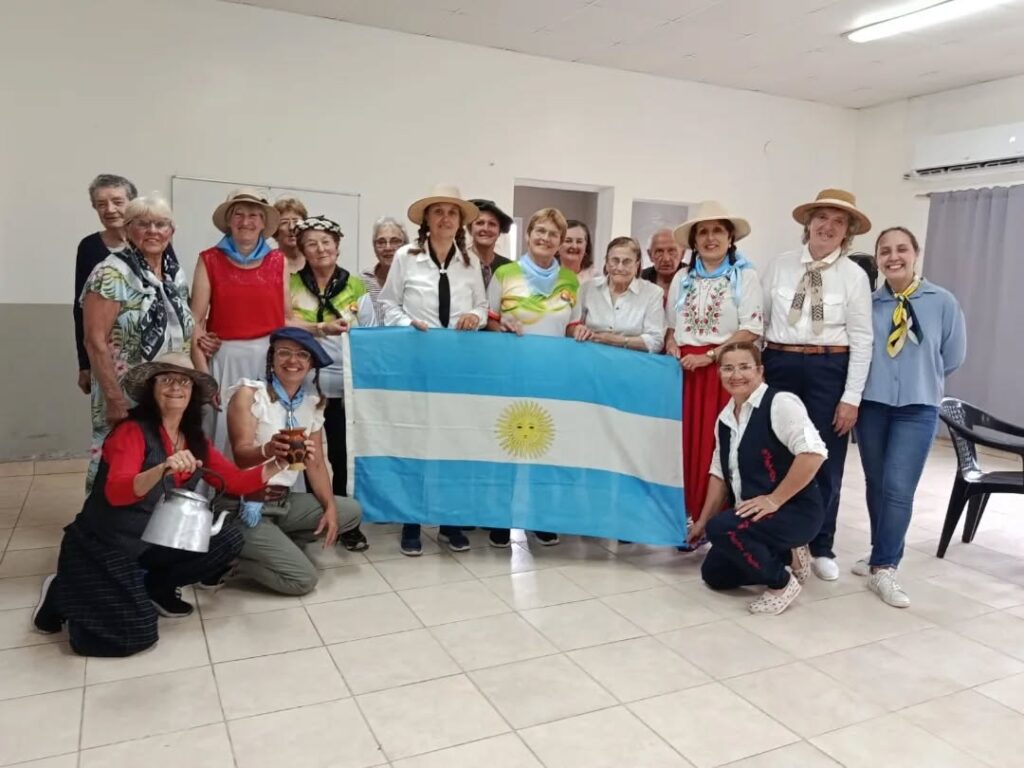 Puede ser una imagen de una o varias personas