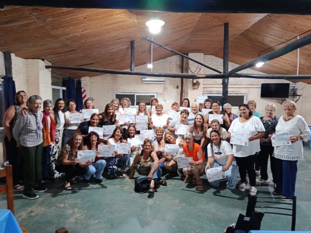 Puede ser una imagen de una o varias personas
