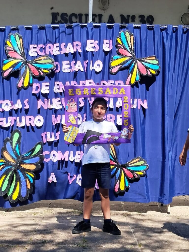 Puede ser una imagen de texto que dice "EGRESAR ES זרררשררת EL D ESAYIO EDESATIO 10 DE EN ADPE-NED EGRESADA ARFD-NCDA EGRESADA GUAS NUELASY UN UTURO TUS 5 COMLB AVO A Ve"