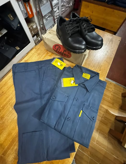 Puede ser una imagen de zapatos brogue y texto que dice "Ru ዳባ Pampur វ"